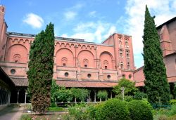 L'esterno del Musée des Augustins in rue de Metz, nel centro storico di Tolosa (Toulouse), Francia. Siamoa  pochi passi dalla fermata della metro Esquirol.