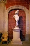 Salammbô, una scultura del maestro Jean-Antoine-Marie Idrac presso l'Escalier Darcy, all'interno del Musée des Augustins di Tolosa (Toulouse), Francia.