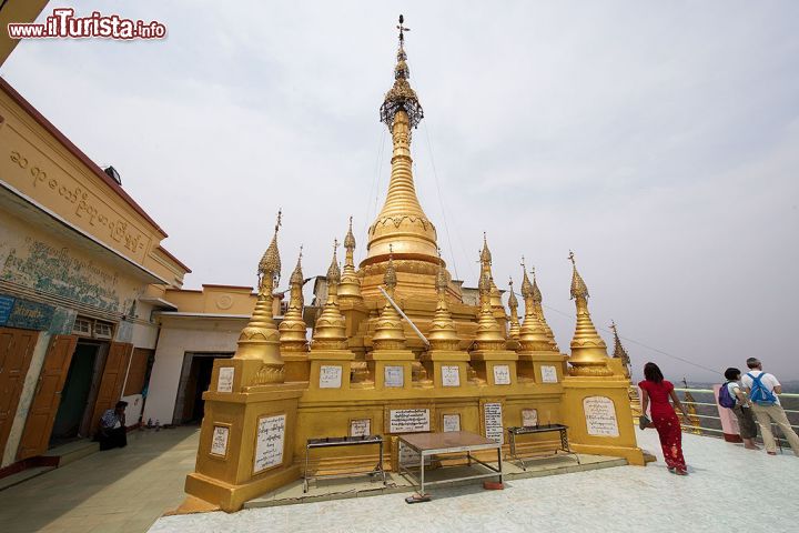 Immagine Pagoda all'interno del Monastero Monte Popa - © Roberto Cornacchia / www.robertocornacchia.com