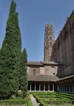 Il chiostro e il campanile del Couvent des Jacobins, l'antico convento dell'ordine dei Frati Predicatori fondato nel XIII secolo a Tolosa, in Francia - foto © Karine Lhmon