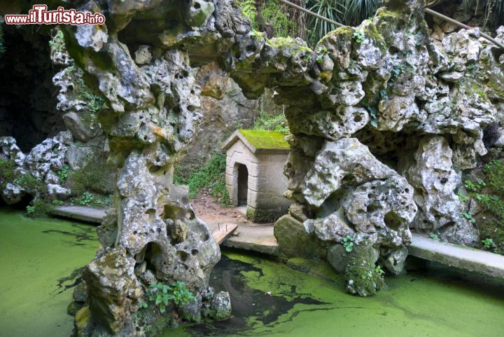 Immagine La visita al particolare giardino della Quinta da Regaleira a Sintra, Portogallo