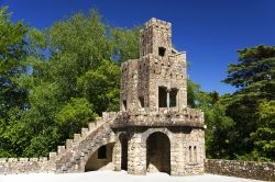 Il Terrazzo dei mondi Celesti si trova nel giardino della Quinta da Regaleira a Sintra, Portogallo - © Mikadun / Shutterstock.com 