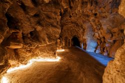 Una delle grotte nel giardino di Quinta da Regaleira a Sintra