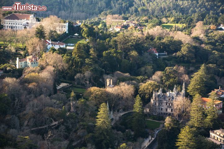 Immagine Vista aerea del complesso di Quinta da Regaleira a Sintra, Portogallo