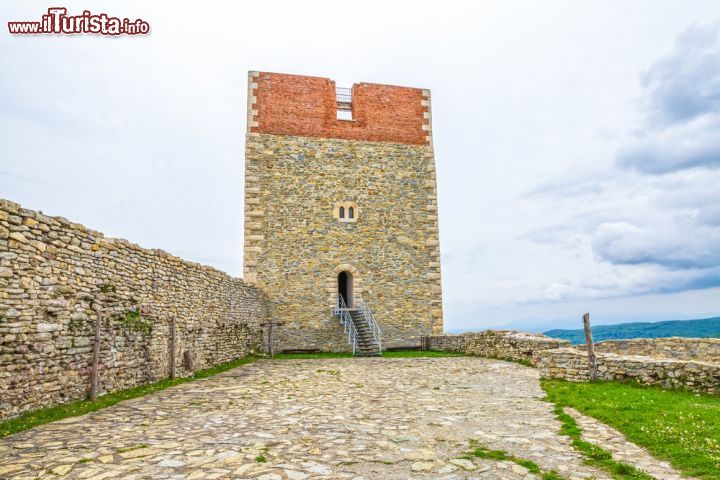 Immagine La torre principale del forte di Medvedgrad che sovrasta Zagabria