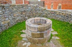 Un pozzo all'interno del Castello di Medvedgrad, uno dei simboli di Zagabria, in Croazia