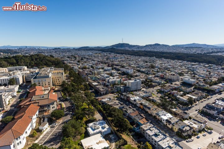 Immagine Foto panoramica di San Francisco, con il Richmond district e il Golden Gate Park. Più in fondo il Mt Sutro, and la downtown skyline in lontananza