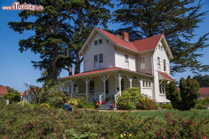 Immagine Una storica casa all'interno del parco del Presidio a San Francisco