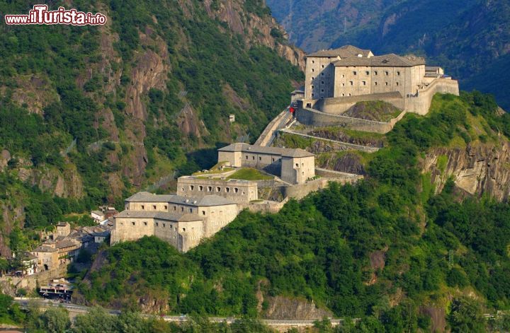 Immagine Il borgo di Bard e la sua Fortezza in Valle d'Aosta
