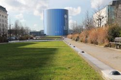 L'edificio di Panorama XXL si trova in centro a Rouen, lungo uno dei moli della Senna, nel nord della Francia - © Dominique Debes / Shutterstock.com