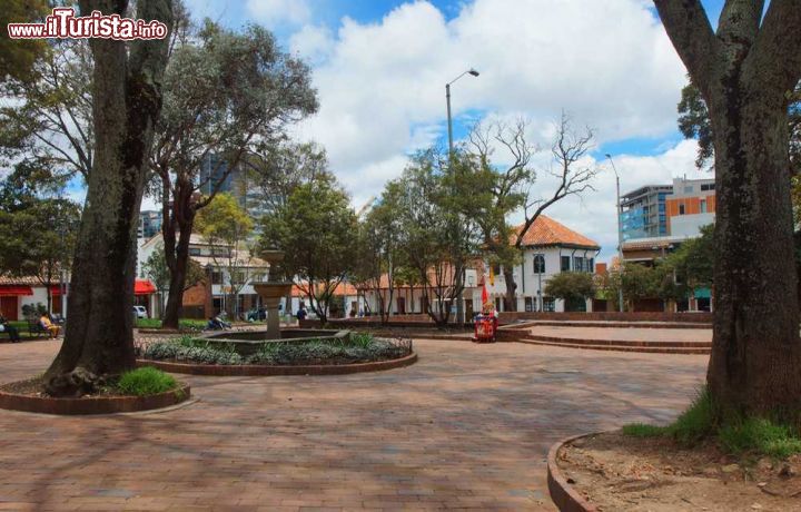 Immagine Il parco centrale del quartiere di Usaquen a Bogotà, Colombia - © Alejo Miranda / Shutterstock.com