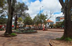 Il parco centrale del quartiere di Usaquen a Bogotà, Colombia - © Alejo Miranda / Shutterstock.com 