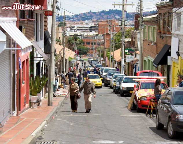 Immagine Una strada caratteristica del quartiere coloniale di Usaquen, in centro a Bogotà - © Ivan_Sabo / Shutterstock.com