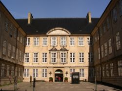 L'Ingresso monumentale al Museo Nazionale della Danimarca a Copenaghen. E' ricavato nel settecentesco Palazzo Prinsens.