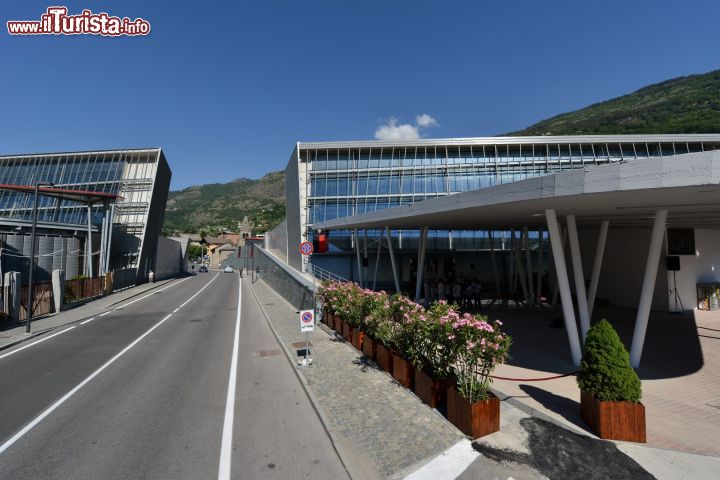 Immagine La zona archeologica coperta delle megaliti di  St Matin de Corleans, periferia ovest di Aosta - © www.regione.vda.it