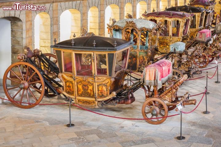 Immagine La visita alla collezione del Museo delle Carrozze di Lisbona, il Museo nacional dos Coches del quartiere Belem, uno dei più importanti musei cittadini - © saiko3p / Shutterstock.com