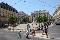 Plaza Luis de Camoes, nel cuore del quartiere di Chiado a Lisbona - © Philip Lange / Shutterstock.com 