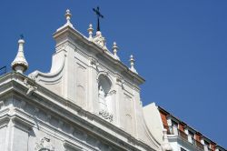 Un particolare della chiesa di Loreto nel quartiere Chiado di Lisbona