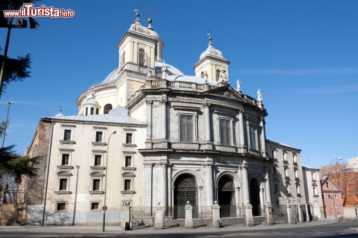 Immagine Real Basilica de San Francisco el Grande a Madrid, la grande chiesa del quartiere La Latina
