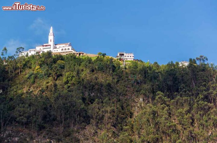 Immagine Il Monserrate, la chiesa sulla collina che domina il quartiere della Candelaria a Bogota