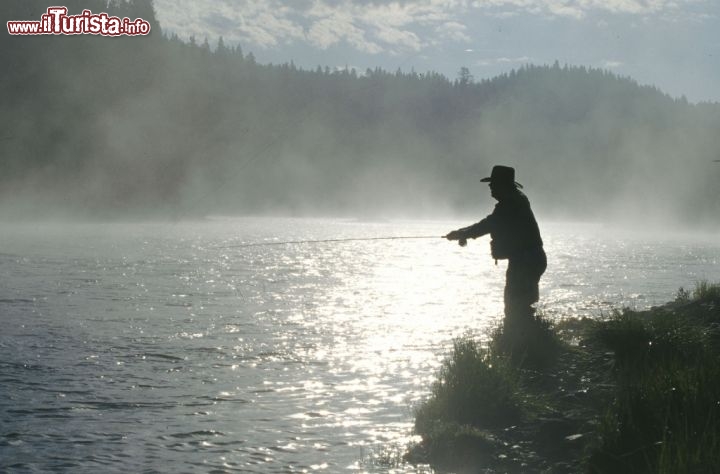 Wyoming: pesca sul fiume a Yellowstone. Credit: Fred Pflughoft
