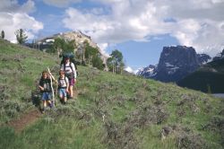 Trekking tra i sentieri del Wyoming, vicino a Square ...