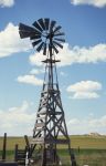 Un mulino a vento del Wyoming (windmill). Credit: ...