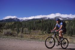 Wyoming: escursione in mountain bike. Credit: ...