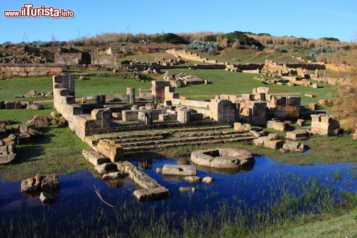 Immagine Una foto panoramica della città greca di Selinunte, uno dei siti archeologici più spettacolari in Sicilia