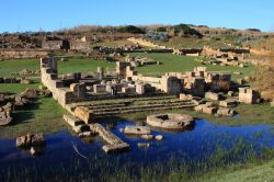 Una foto panoramica della città greca di Selinunte, uno dei siti archeologici più spettacolari in Sicilia