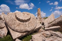 Le rovine con un capitello dorico a Selinunte, Sicilia