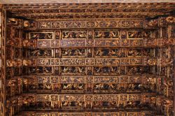 Il prezioso soffitto in legno del palazzo Lonja ...