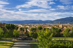 Fotografia della città di Firenze dai giardini Boboli, Italia - © Ruggiero Scardigno / Shutterstock.com