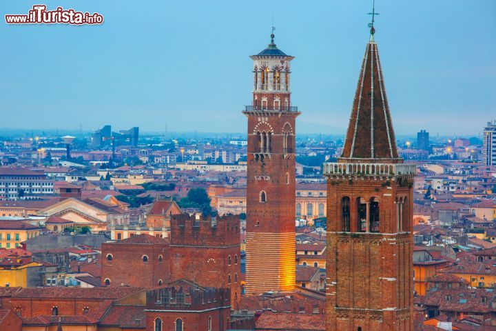 Immagine Il campanile di Santa Anastasia e la Torre dei Lamberti a Verona