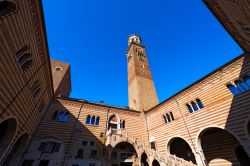 Il Palazzo della Ragione e la medievale Torre dei Lamberti a Verona