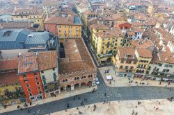 Il panorama di Verona fotografato dalla cime della Torre dei Lamberti