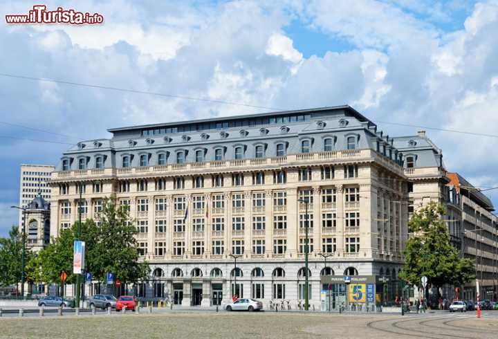 Immagine Il mInistero di GIustizia in piazza Poelaert nel quartiere Sablon a Bruxelles - © skyfish / Shutterstock.com