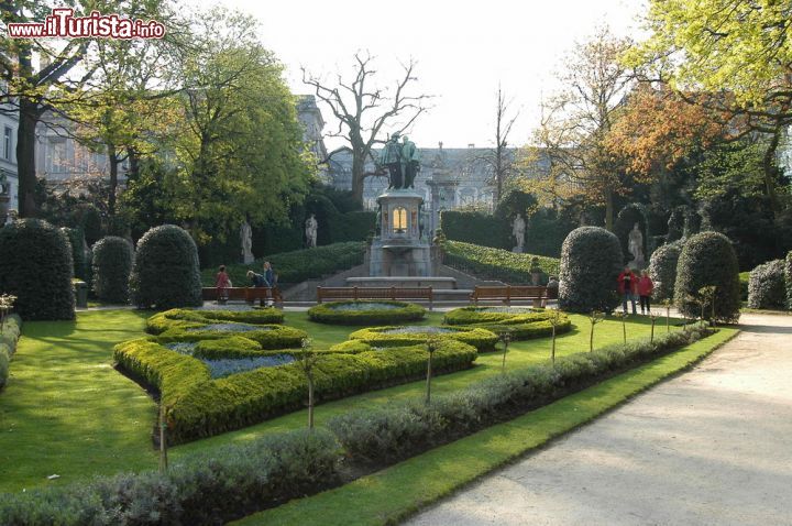 Immagine Il piccolo ma caratteristico Jardin du Petit Sablon, fa parte del'omonimo qurtiere del centro di Bruxeles (Belgio)
