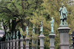 Alcune statue nel Jardin du Petit Sablon a Bruxelles