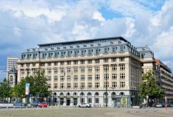 Il mInistero di GIustizia in piazza Poelaert nel quartiere Sablon a Bruxelles - © skyfish / Shutterstock.com