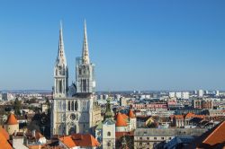 Il centro medievale di Gorji Grad e la Cattedrale di Zagabria, uno dei monumenti storici più importanti della città, vecchia di oltre 900 anni