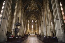 L'interno gotico della Cattedrale di Zagabria - © umut sevdin / Shutterstock.com 