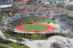 Vista aerea dello stadio olipico di Monaco di Baviera - © tichr / Shutterstock.com 