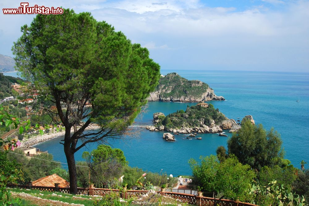 Immagine La penisola di Isola Bella a Taormina, in Sicilia