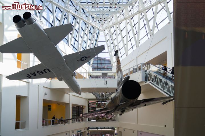 Immagine Aerei militari USA esposti nel Aerospace Museum del California Science Center a Los Angeles