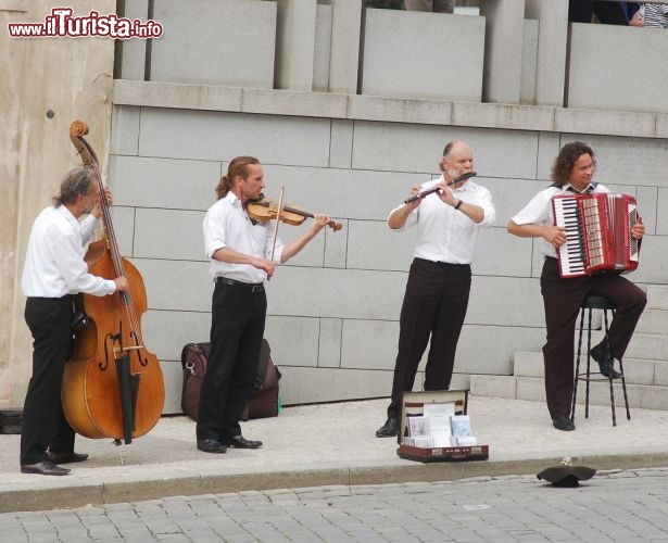 Musicisti di strada al Castello di Praga