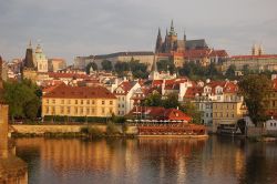 Il Castello di Praga all'alba