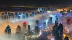 Il panorama invernale di Dubai avvolta dalla ...