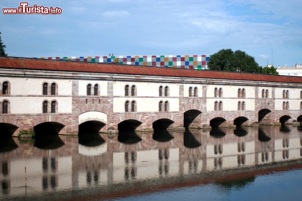 Immagine Dettaglio dell'architettura militare del Barrage Vauban di Strasburgo