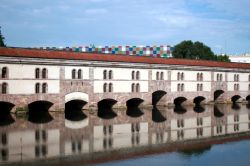 Dettaglio dell'architettura militare del Barrage Vauban di Strasburgo